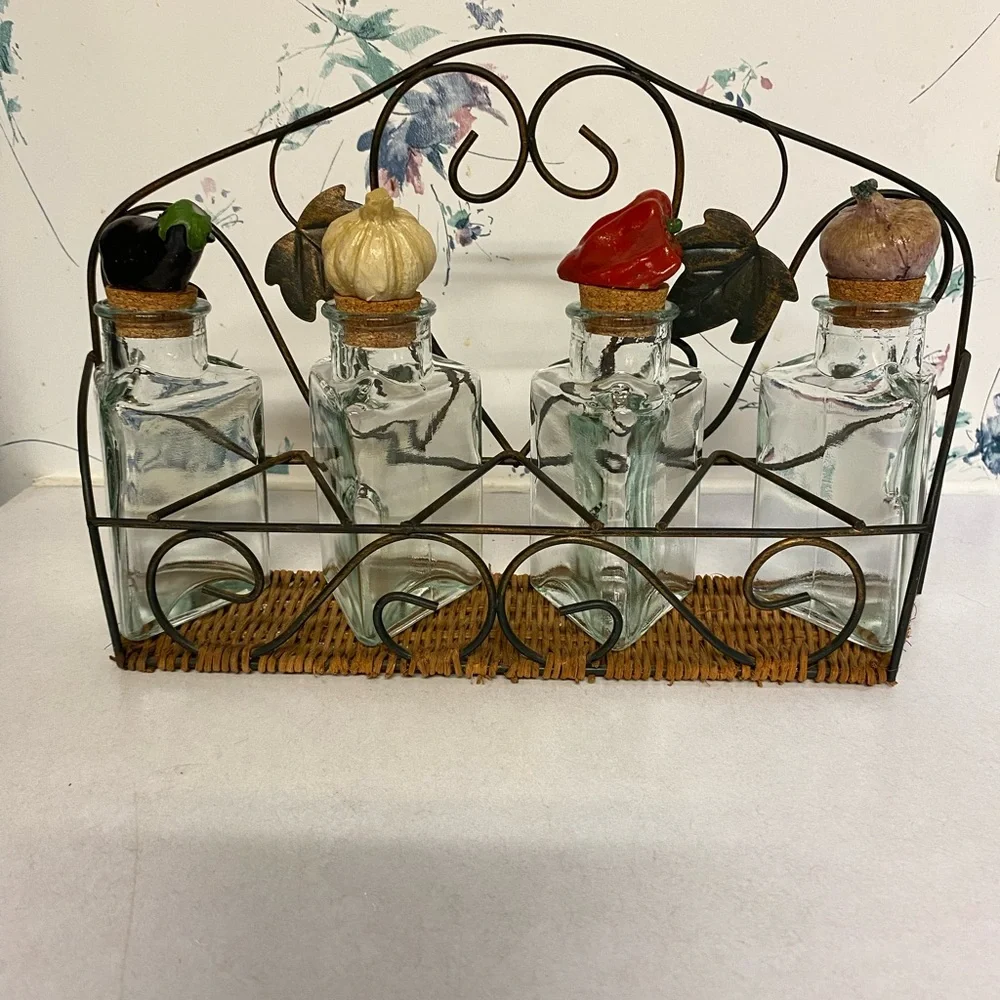 Farmhouse Cottage Country 4 Piece Spice Jar Set with Rack.